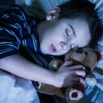 Dormire con i peluches, bambini e sonno